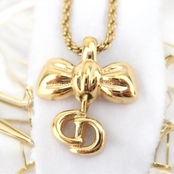 DIOR Signature CD Logo Bow Necklace-Germany 🤩✨🔥